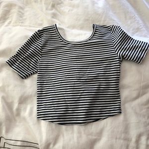 Aritzia Sunday’s Best Cropped Stretch T